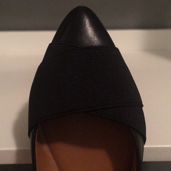 Black low heel pumps - Picture 3 of 4